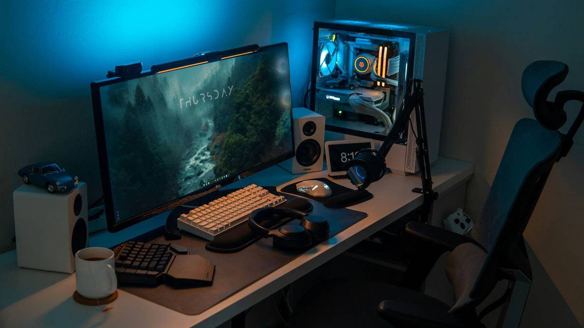 casual games for pc running on a desktop with serene nature-themed gameplay visible on screen